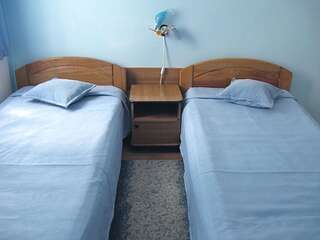 Хостелы Hostel Sport Крайова Двухместный номер с 1 кроватью или 2 отдельными кроватями-1